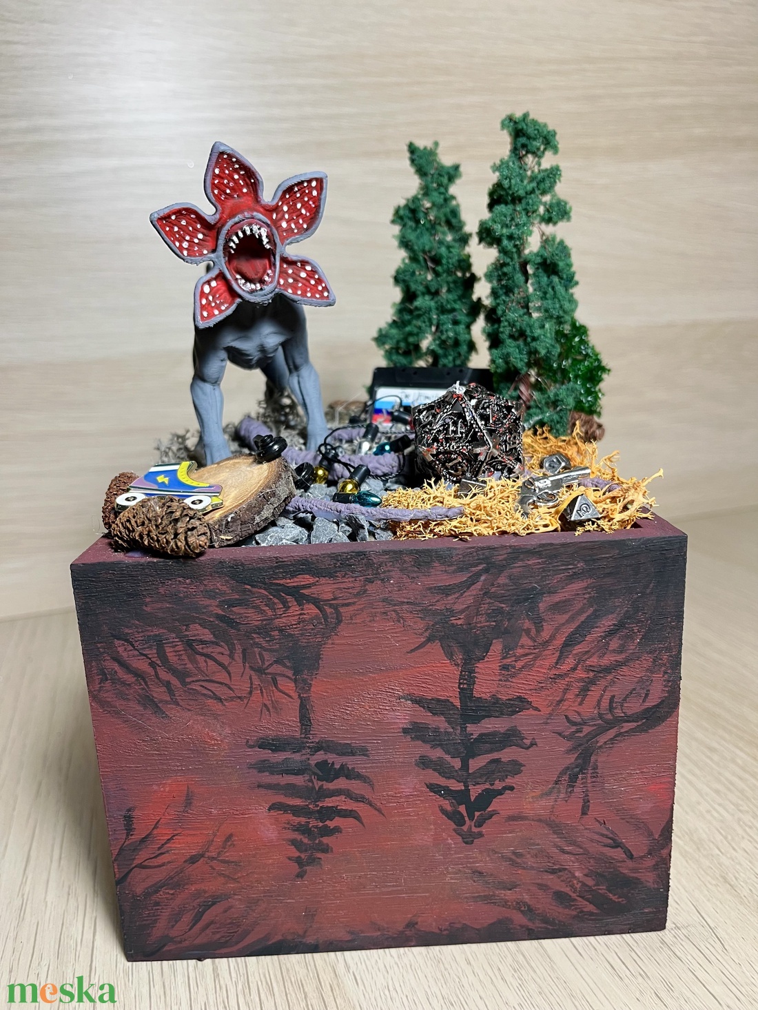 Stranger Things asztaldísz - otthon & életmód - dekoráció - asztal és polc dekoráció - asztaldísz - Meska.hu