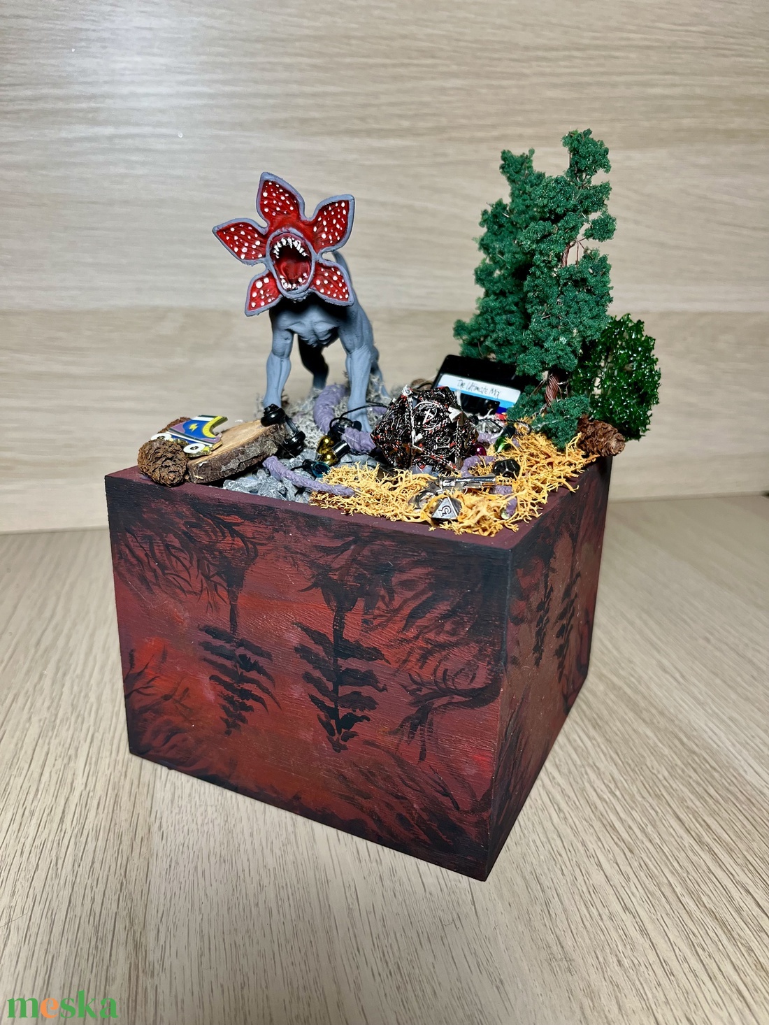 Stranger Things asztaldísz - otthon & életmód - dekoráció - asztal és polc dekoráció - asztaldísz - Meska.hu