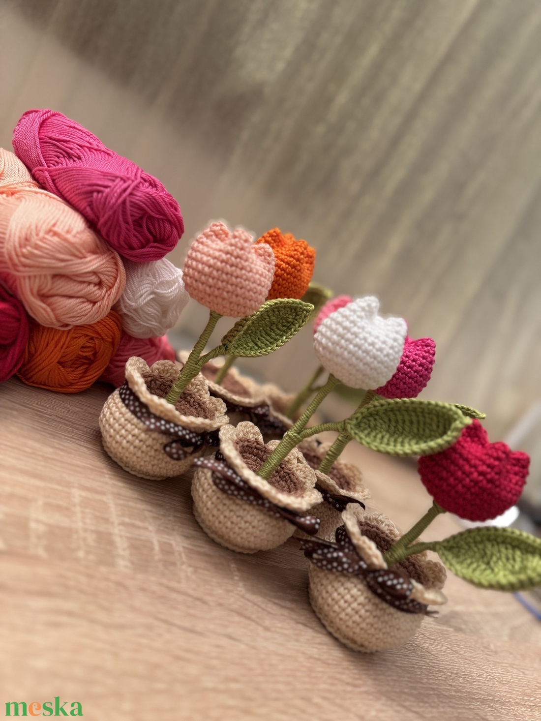 Horgolt tulipán cserépben - örök virág ajándékba - otthon & életmód - dekoráció - asztal és polc dekoráció - asztaldísz - Meska.hu