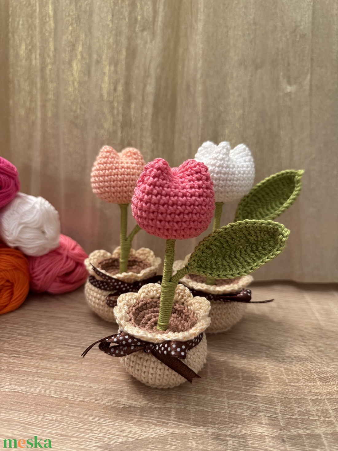 Horgolt tulipán cserépben - örök virág ajándékba - otthon & életmód - dekoráció - asztal és polc dekoráció - asztaldísz - Meska.hu