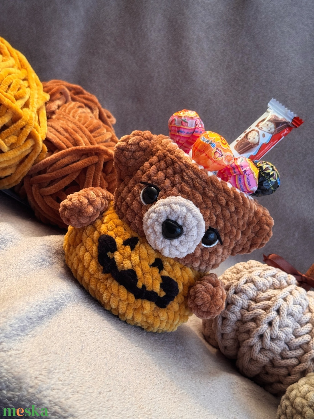 Horgolt tök maci - Halloween édességtartó - otthon & életmód - dekoráció - asztal és polc dekoráció - dekorációs tál, tartó - Meska.hu
