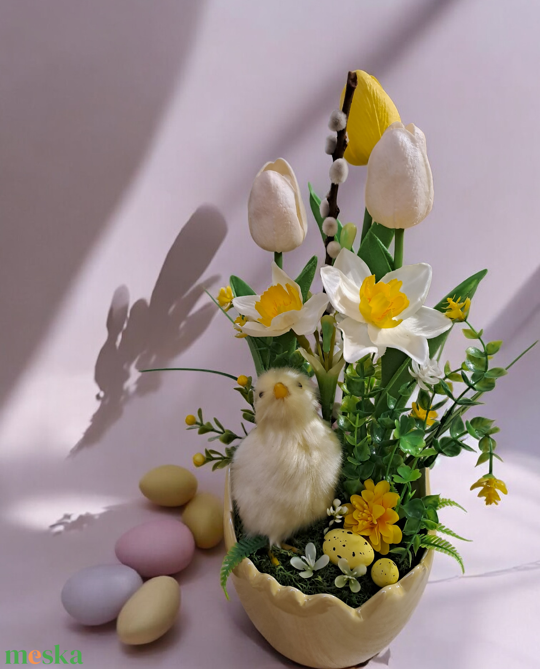 Élethű csibe,fényes kaspóban - otthon & életmód - dekoráció - húsvéti asztaldíszek - Meska.hu