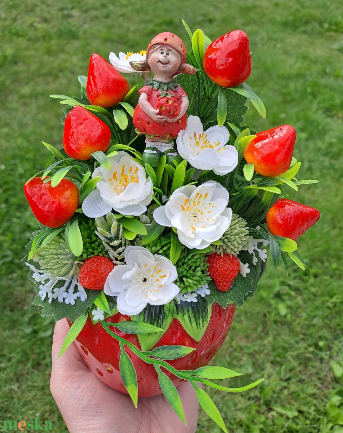 Eper bögrében eprek,eperke figurával - otthon & életmód - dekoráció - asztal és polc dekoráció - asztaldísz - Meska.hu