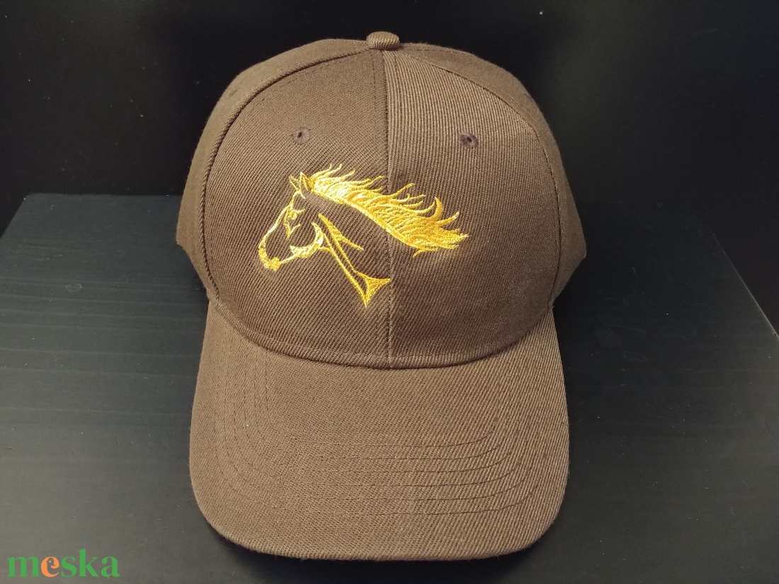Ló Design Gépi Hímzésű Férfi, Női Baseball Sapka  - ruha & divat - sál, sapka, kendő - sapka - Meska.hu Ló Design Gépi Hímzésű Férfi, Női Baseball Sapka  - ruha & divat - sál, sapka, kendő - sapka - Meska.hu