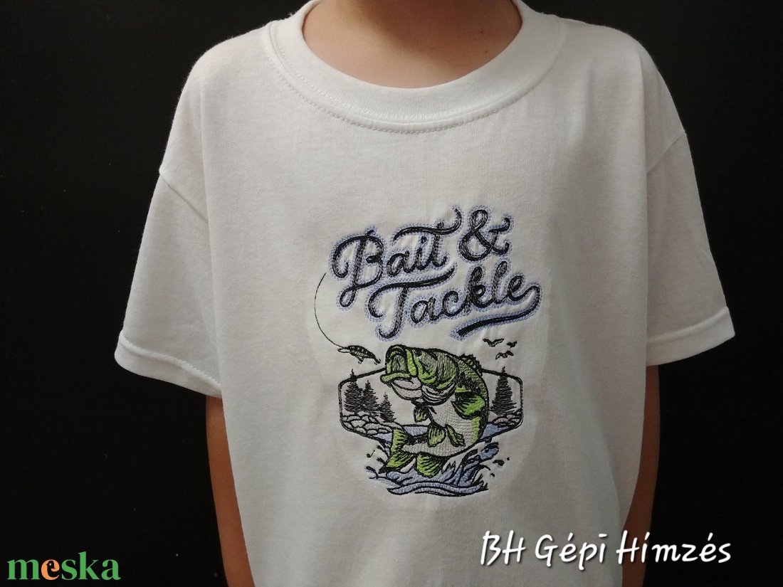 Horgász-Hal Design, Gyerek/Fiú Póló Gildan Gépi Hímzéssel - ruha & divat - babaruha & gyerekruha - póló - Meska.hu