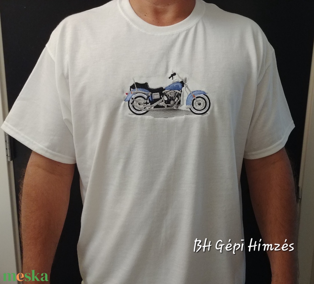 Motoros Design, Férfi Póló Gildan Gépi Hímzéssel - ruha & divat - férfi ruha - póló - Meska.hu