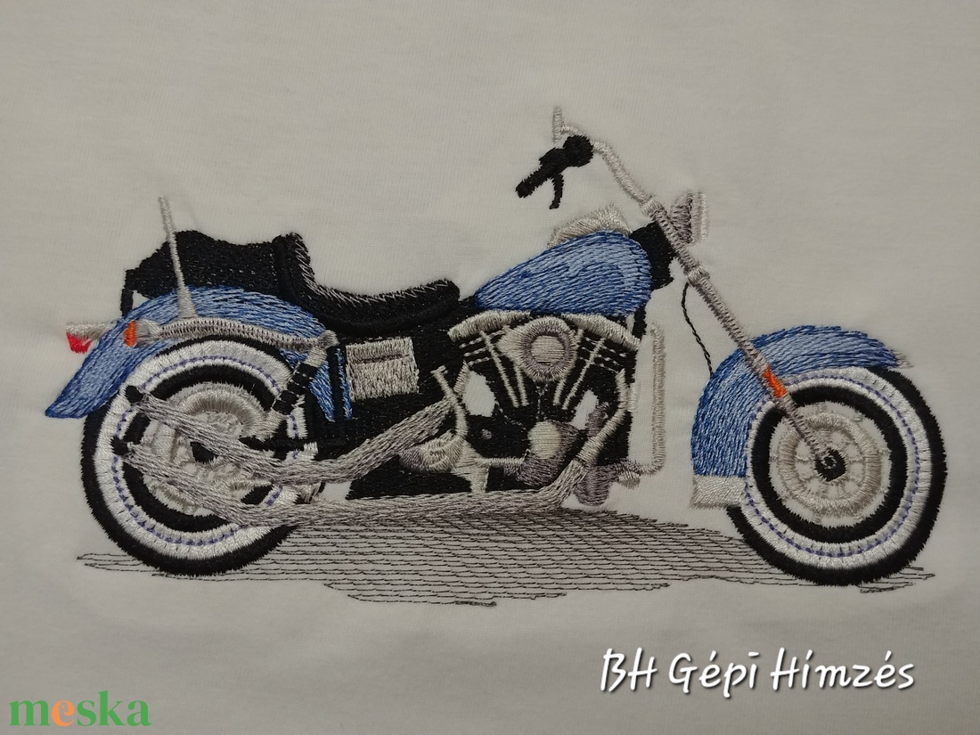 Motoros Design, Férfi Póló Gildan Gépi Hímzéssel - ruha & divat - férfi ruha - póló - Meska.hu