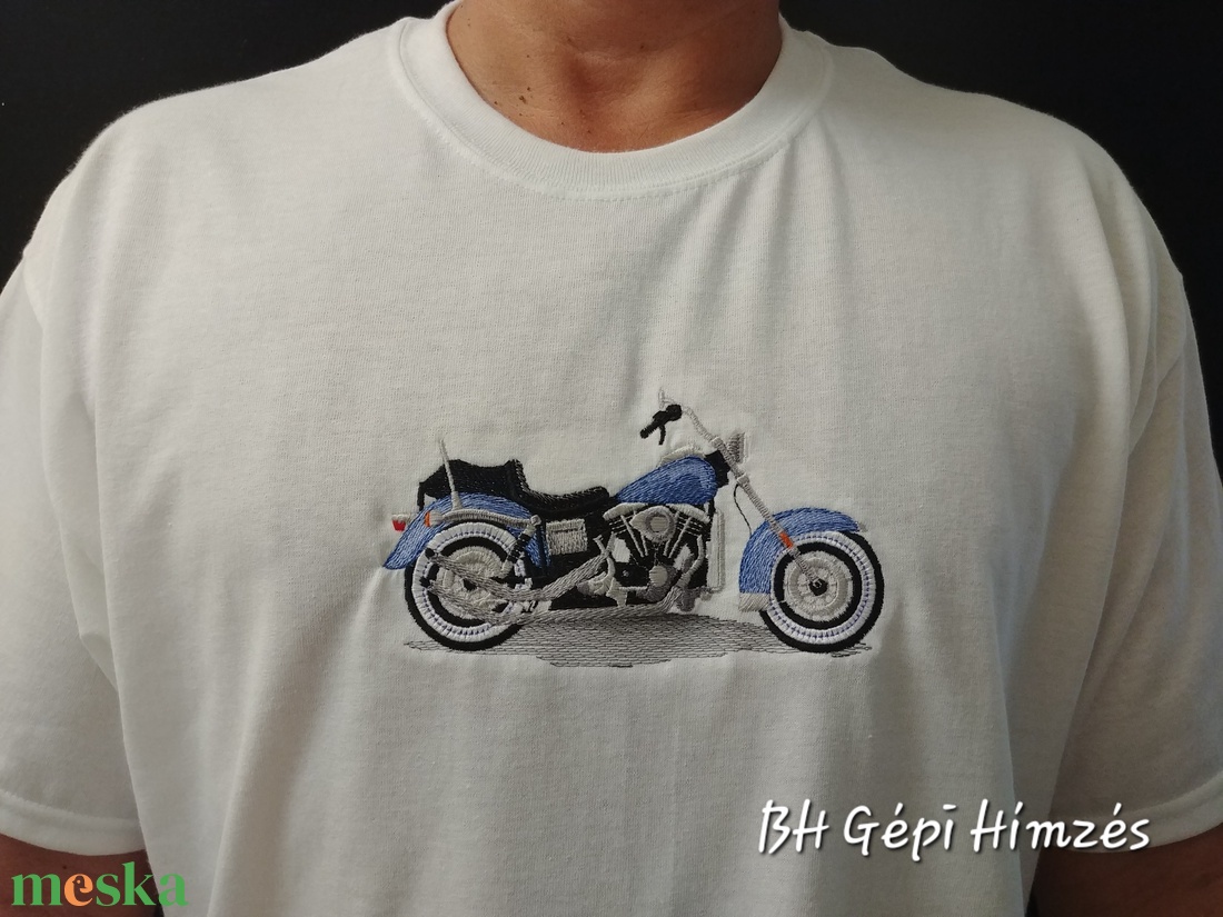 Motoros Design, Férfi Póló Gildan Gépi Hímzéssel - ruha & divat - férfi ruha - póló - Meska.hu