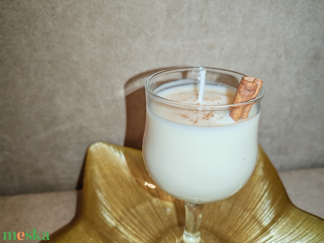 Tojáslikőr gyertya  - karácsony - karácsonyi lakásdekoráció - karácsonyi illatgyertya, mécses - Meska.hu