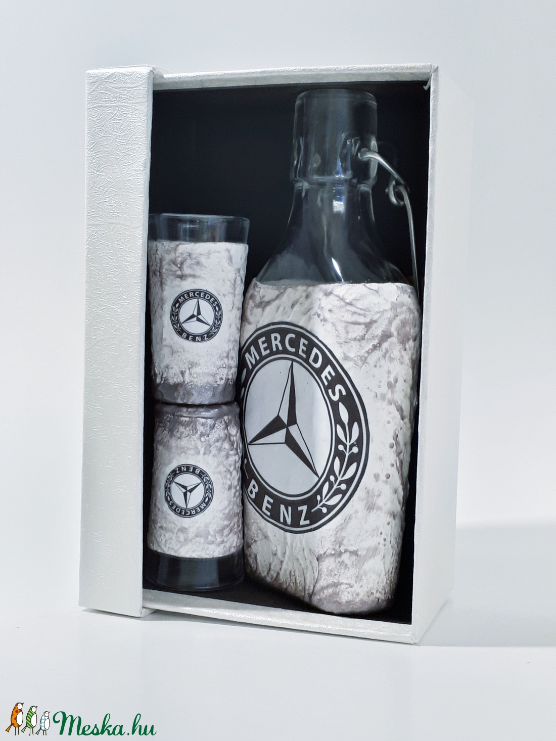 MERCEDES italosüveg MERCEDES rajongói ajándék röviditalos poharakkal karácsonyra, szülinapra, névnapra. - otthon & lakás - dekoráció - díszüveg - Meska.hu MERCEDES italosüveg MERCEDES rajongói ajándék röviditalos poharakkal karácsonyra, szülinapra, névnapra. - otthon & lakás - dekoráció - díszüveg - Meska.hu