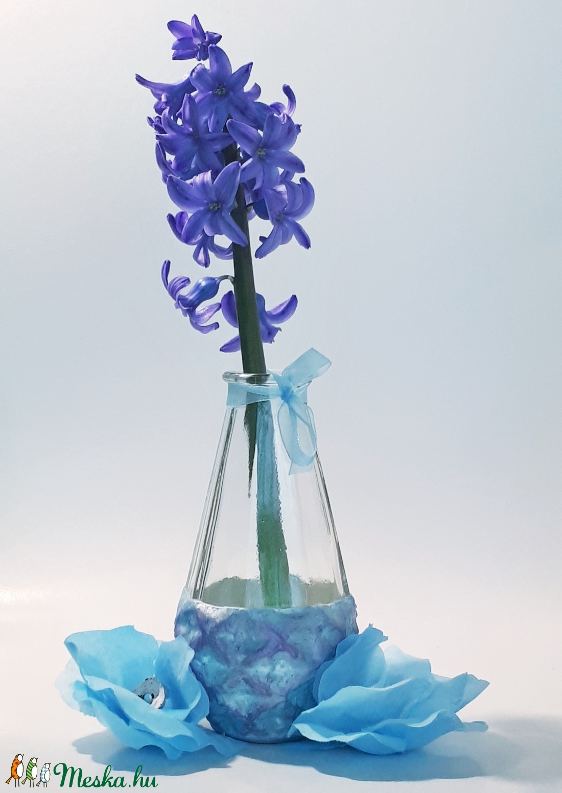 Kék-lila festett üveg váza, tavaszi váza egy szál virágnak, névnapi-, szülinapi- búcsúztató ajándék, megleptetés - otthon & lakás - dekoráció - Meska.hu