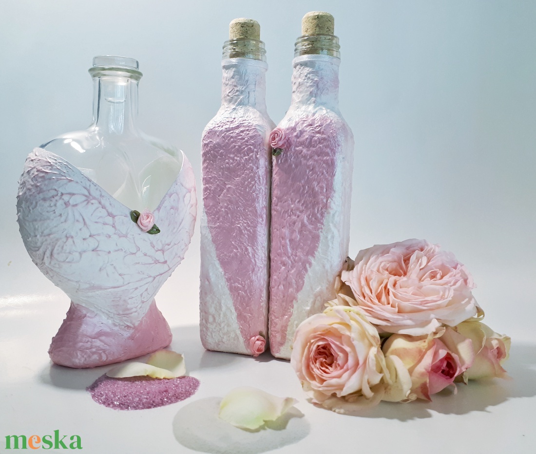 Vörös rózsás piros szív esküvői homok ceremónia, homok szertartás, homok kiöntő szett, esküvői ajándék. Vörös rózsás piros szív esküvői homok ceremónia, homok szertartás, homok kiöntő szett, esküvői ajándék.