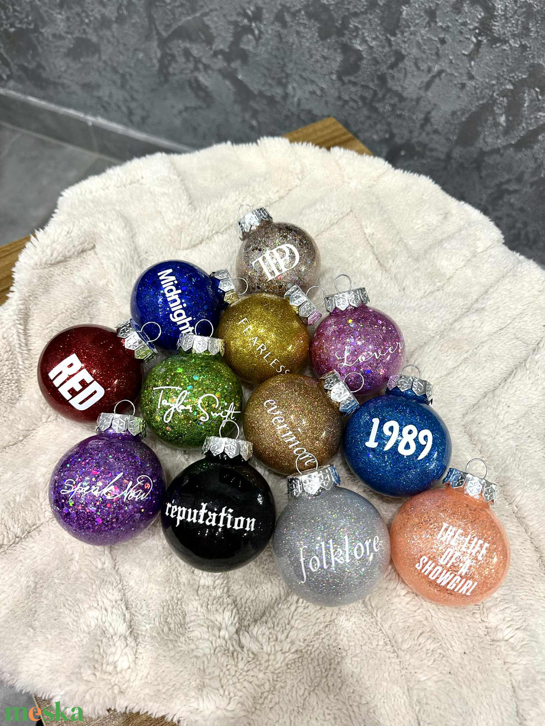 Taylor Swift - 12 darabos gömb szett - karácsony - karácsonyi lakásdekoráció - karácsonyfadíszek - Meska.hu