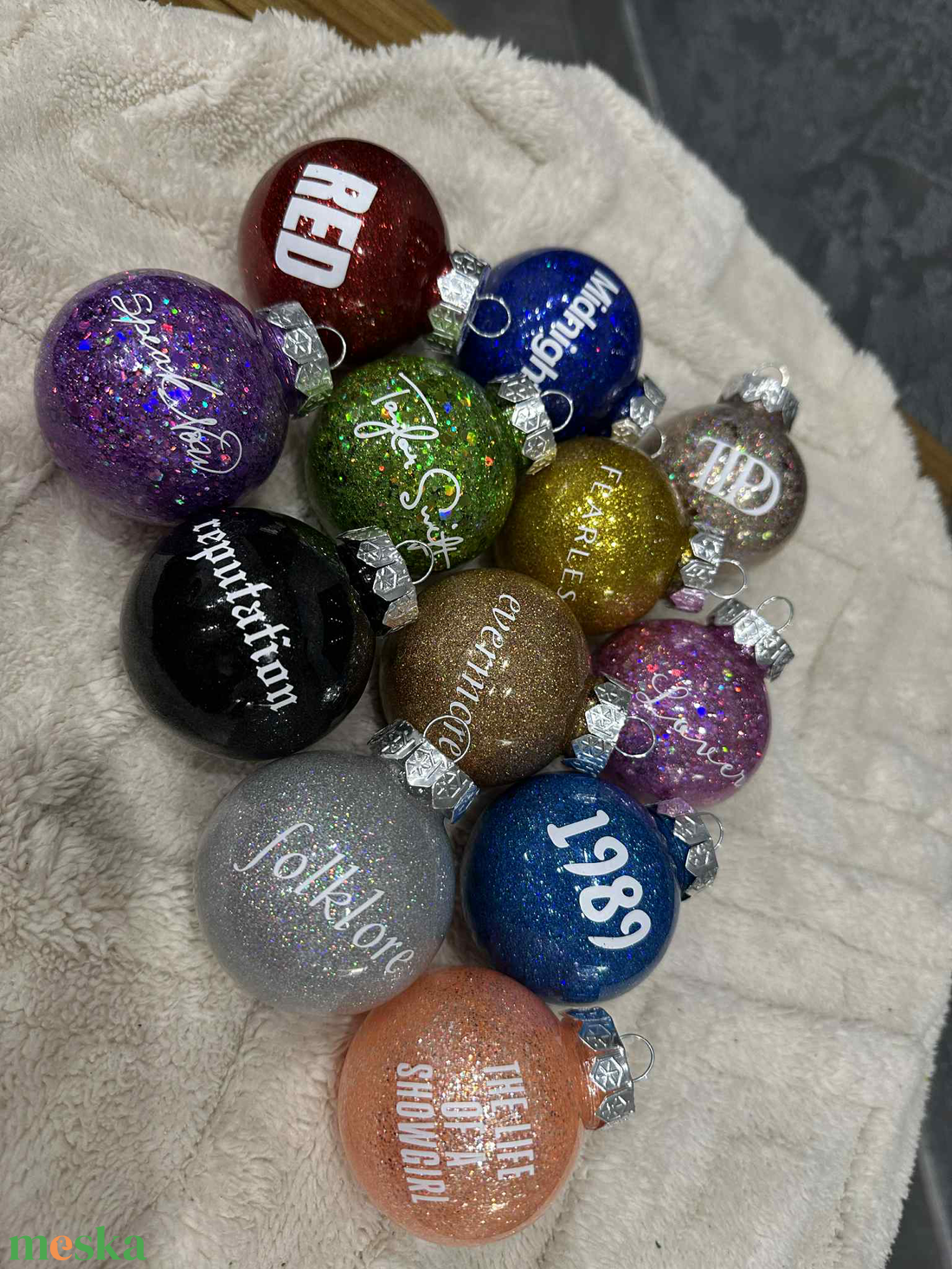 Taylor Swift - 12 darabos gömb szett - karácsony - karácsonyi lakásdekoráció - karácsonyfadíszek - Meska.hu