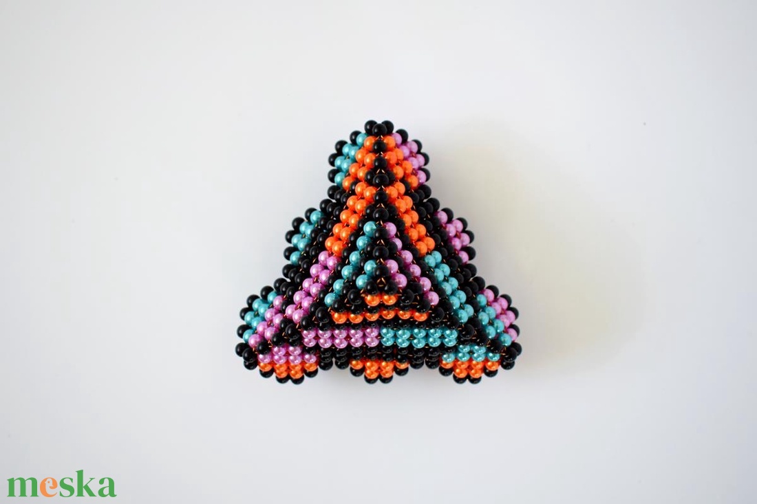 Narancs-lila-türkizkék lépcsős piramis fekete ráccsal - otthon & életmód - dekoráció - dísztárgy - Meska.hu