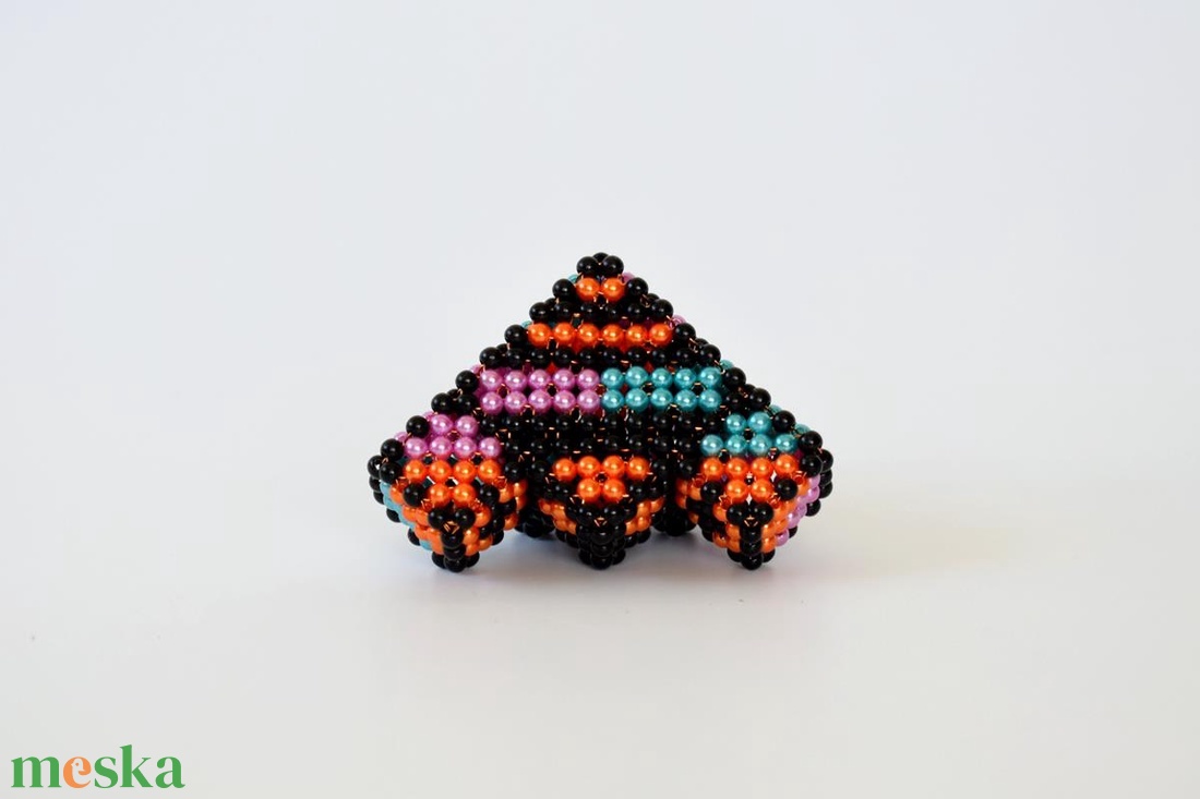 Narancs-lila-türkizkék lépcsős piramis fekete ráccsal - otthon & életmód - dekoráció - dísztárgy - Meska.hu