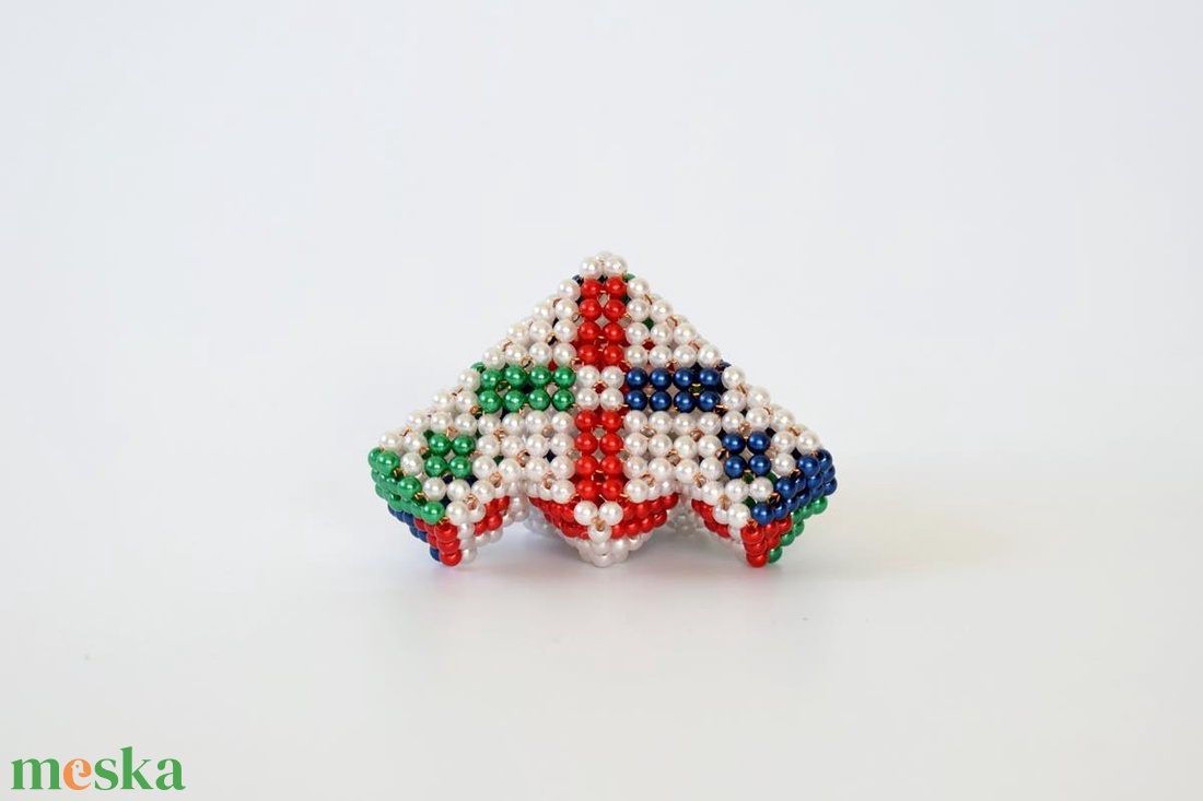 Piros-zöld-kék lépcsős piramis fehér háttérrel - otthon & életmód - dekoráció - dísztárgy - Meska.hu