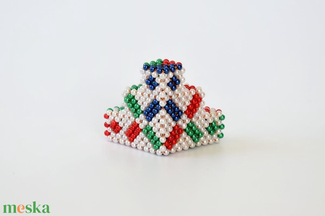 Piros-zöld-kék lépcsős piramis fehér háttérrel - otthon & életmód - dekoráció - dísztárgy - Meska.hu