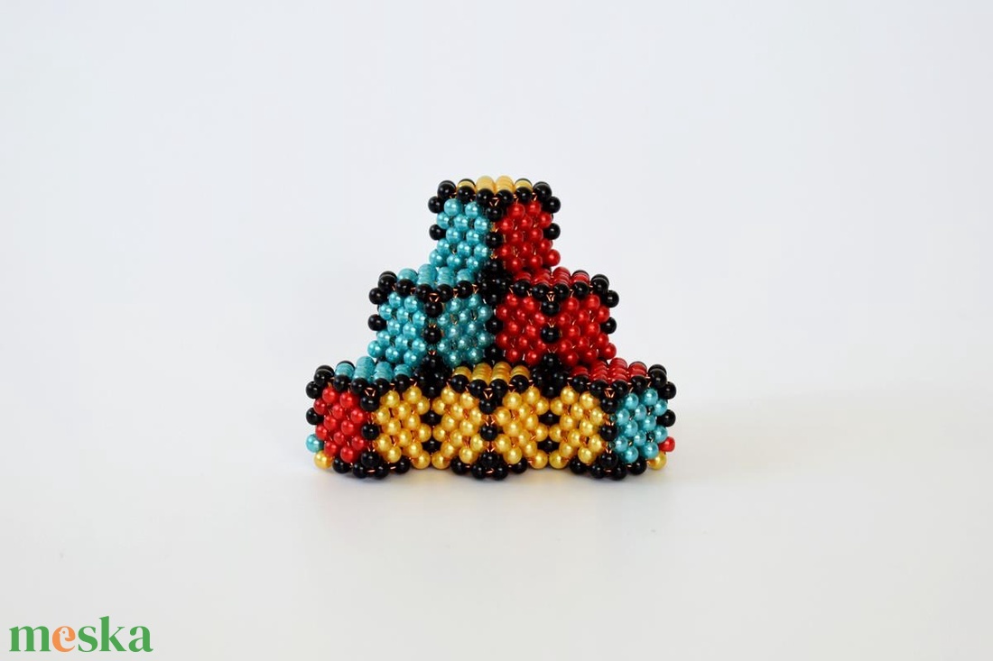 Piros-sárga-türkizkék lépcsős piramis fekete ráccsal - otthon & életmód - dekoráció - dísztárgy - Meska.hu