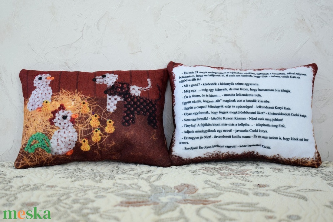 Mini mesepárna  Kikeltek a gyöngycsibék - otthon & életmód - lakástextil - párna & párnahuzat - Meska.hu