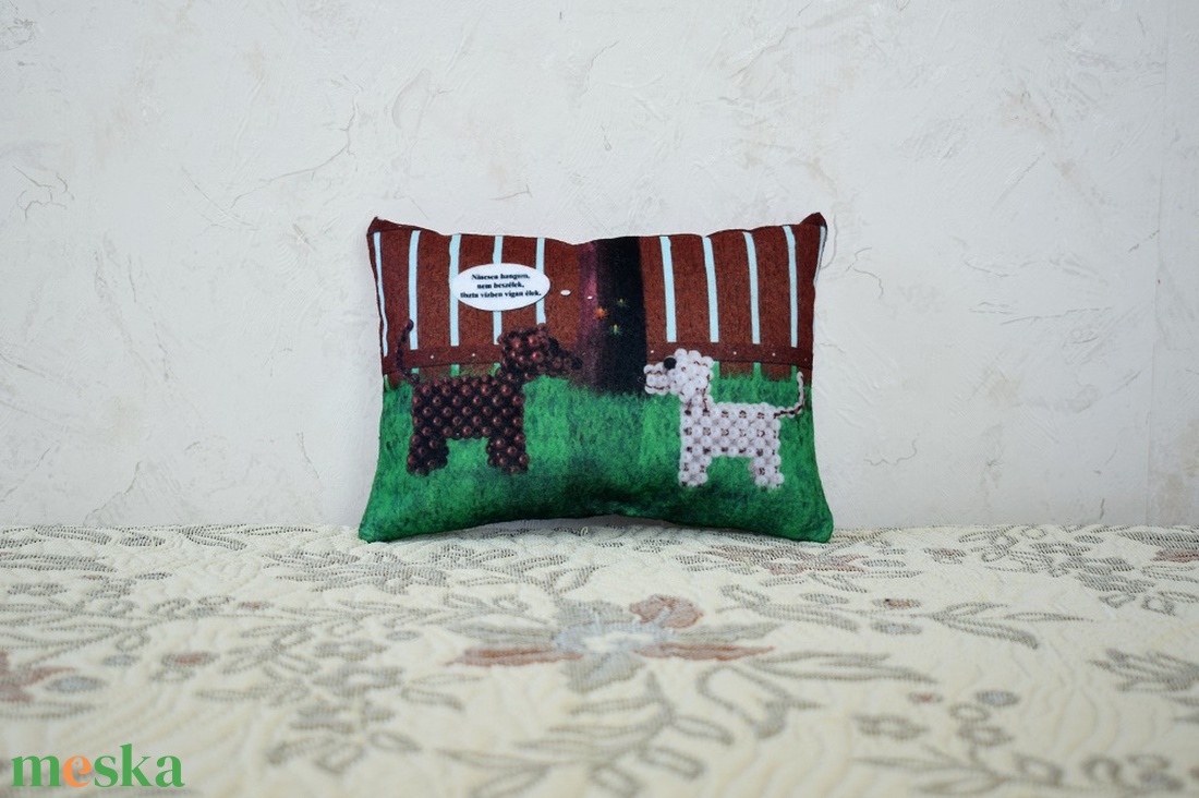 Mini mesepárna  Gyöngykutyusok és a gyöngypókok - otthon & életmód - lakástextil - párna & párnahuzat - Meska.hu