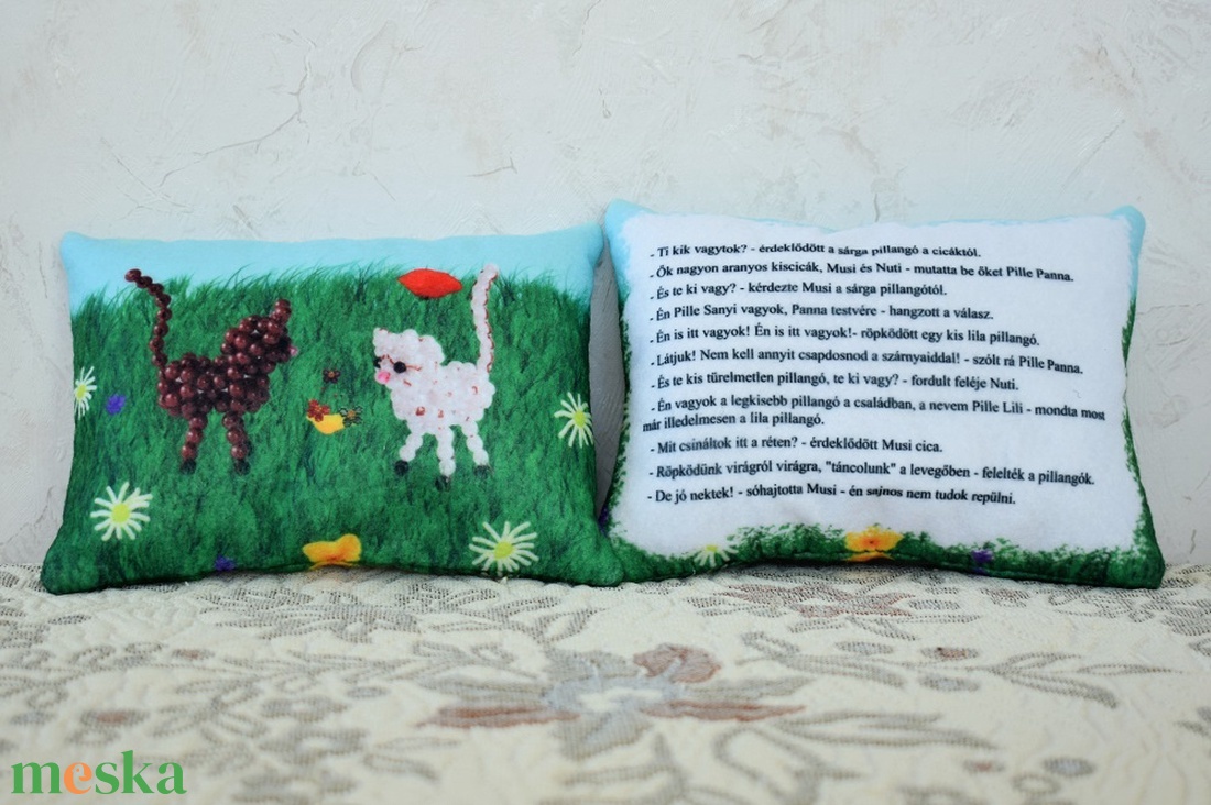 Mini mesepárna  Gyöngycicák és a gyöngypillangók - otthon & életmód - lakástextil - párna & párnahuzat - Meska.hu