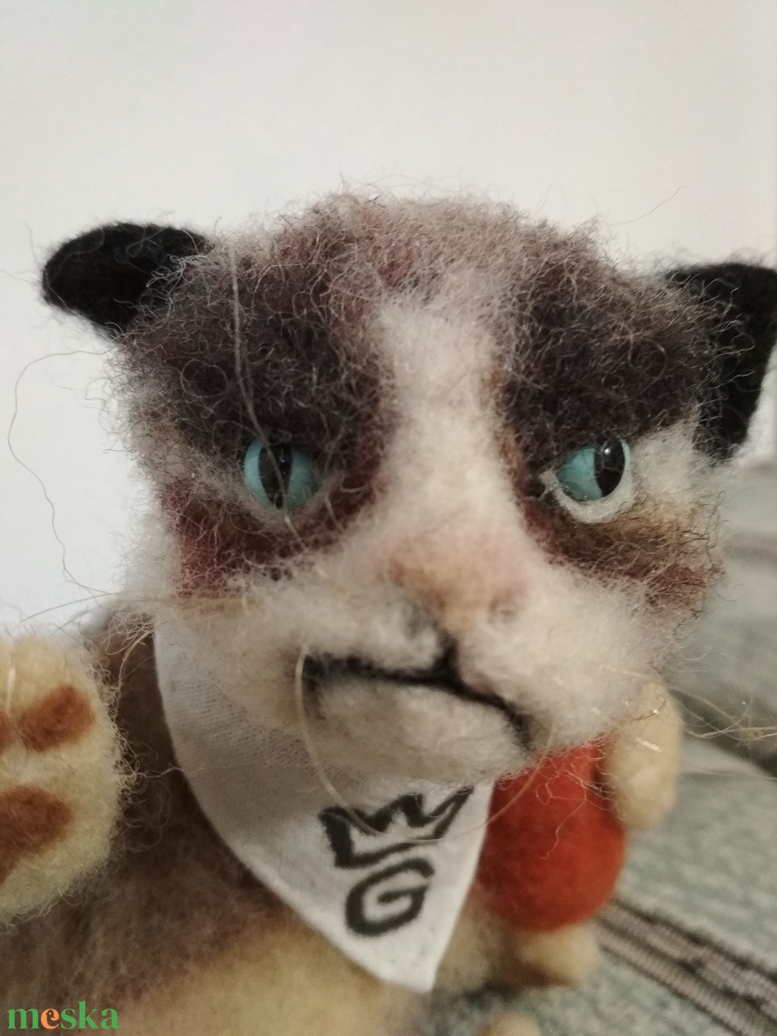 Grumpy a legkirályabb tűnemezelt, nemez cica - játék & sport - plüssállat & játékfigura - cica - Meska.hu Grumpy a legkirályabb tűnemezelt, nemez cica - játék & sport - plüssállat & játékfigura - cica - Meska.hu