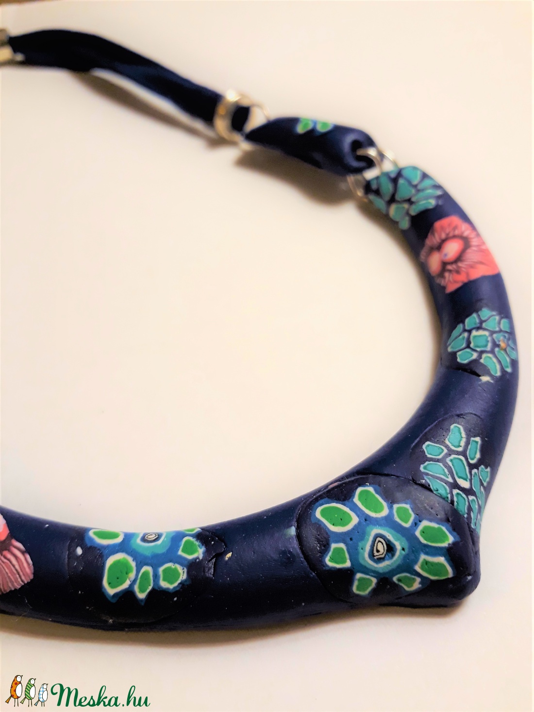 Millefiori nyakperec - sötétkék alapon virágos - ékszer - nyaklánc - medál nélküli nyaklánc - Meska.hu Millefiori nyakperec - sötétkék alapon virágos - ékszer - nyaklánc - medál nélküli nyaklánc - Meska.hu