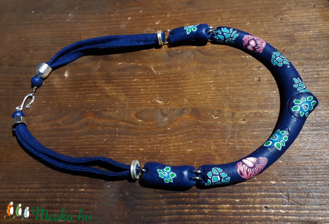 Millefiori nyakperec - sötétkék alapon virágos - ékszer - nyaklánc - medál nélküli nyaklánc - Meska.hu Millefiori nyakperec - sötétkék alapon virágos - ékszer - nyaklánc - medál nélküli nyaklánc - Meska.hu