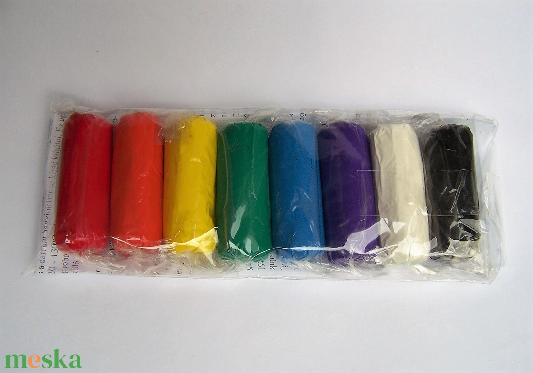 Süthető gyurma - Plast-Kitt közepes csomag, 8 x 3 dkg - kellékek & szerszámok - gyurma - kiégethető gyurma - Meska.hu