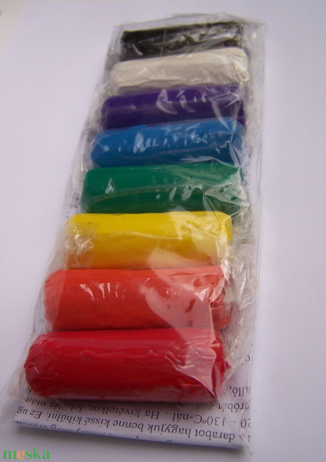 Süthető gyurma - Plast-Kitt közepes csomag, 8 x 3 dkg - kellékek & szerszámok - gyurma - kiégethető gyurma - Meska.hu