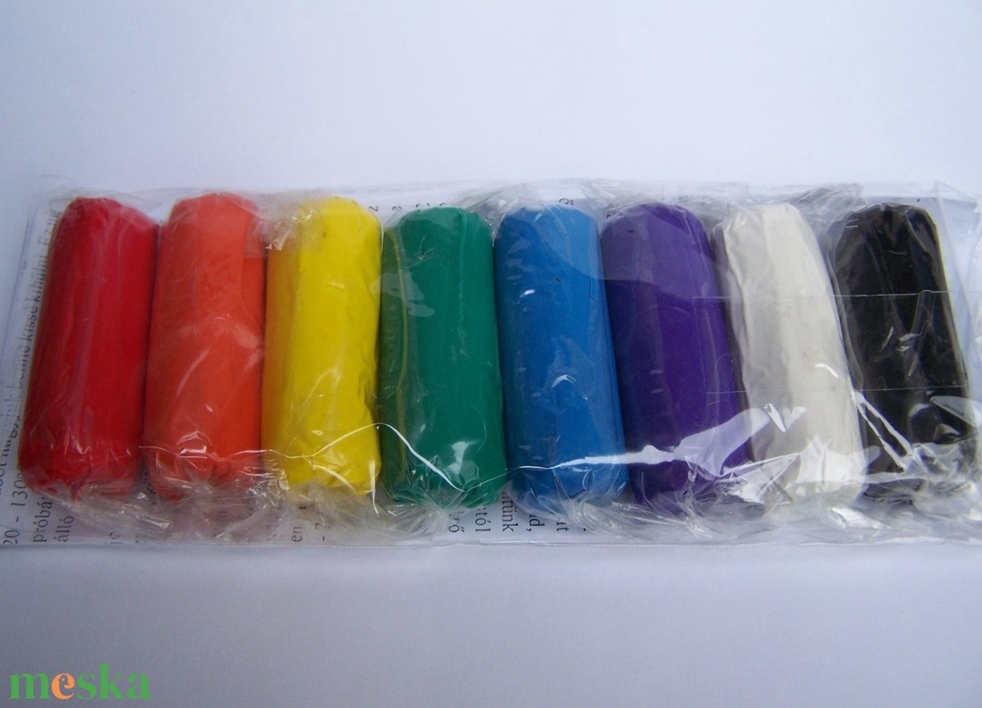 Süthető gyurma - Plast-Kitt közepes csomag, 8 x 3 dkg - kellékek & szerszámok - gyurma - kiégethető gyurma - Meska.hu