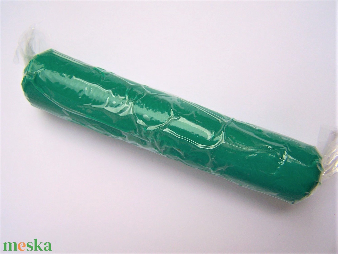Süthető gyurma - Plast-Kitt, 6 dkg zöld - kellékek & szerszámok - gyurma - kiégethető gyurma - Meska.hu