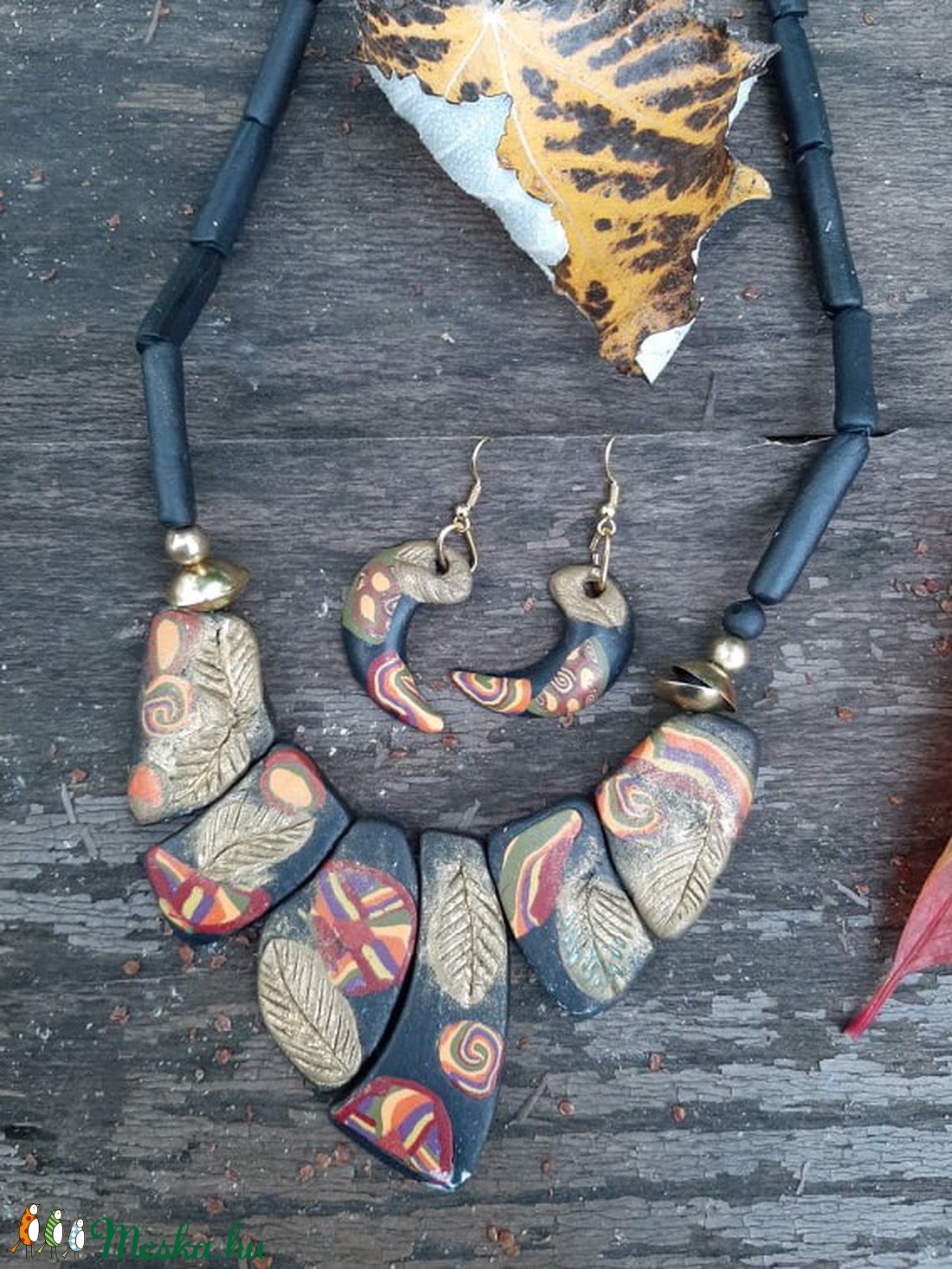 Desigual ihletésű millefiori nyaklánc és fülbevaló szett színes, fekete-arannyal - ékszer - ékszerszett - Meska.hu Desigual ihletésű millefiori nyaklánc és fülbevaló szett színes, fekete-arannyal - ékszer - ékszerszett - Meska.hu