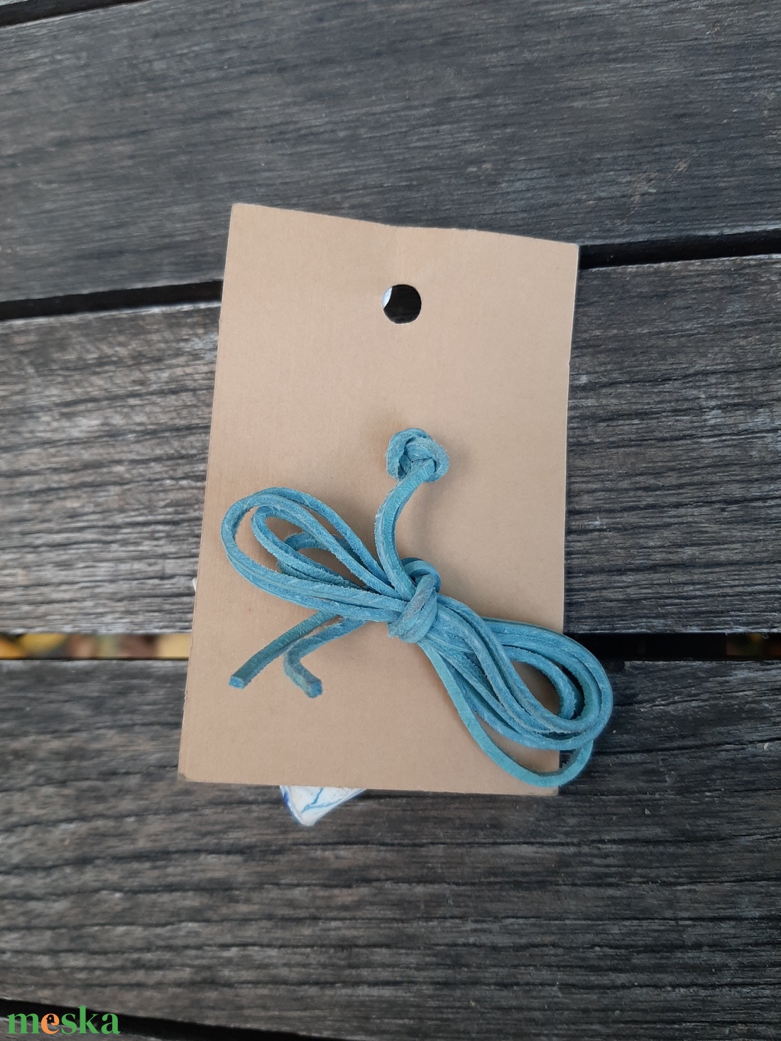 Féldrágaköves medál virággal - ékszer - nyaklánc - medál - Meska.hu