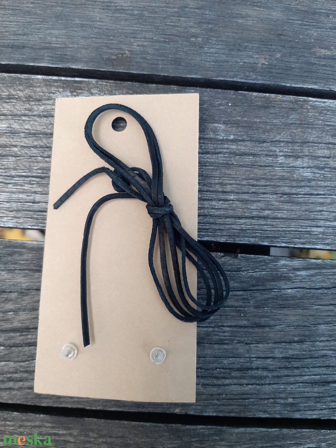 Fekete-fehér ékszergarnitúra: medál és fülbevaló - ékszer - ékszerszett - Meska.hu