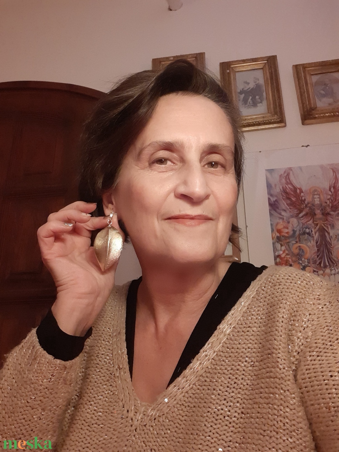 Arany levél fülbevaló Plast-Kitt gyurmából - ékszer - fülbevaló - lógó fülbevaló - Meska.hu