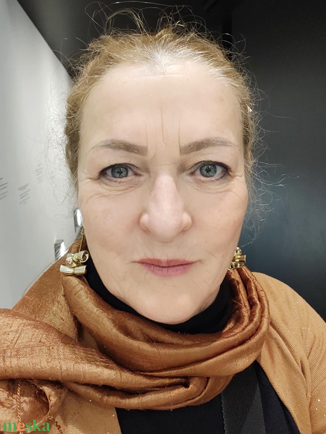 Arany rózsa fülbevaló Plast-Kitt gyurmából (nem csak) Szilveszterre! - ékszer - fülbevaló - lógó fülbevaló - Meska.hu