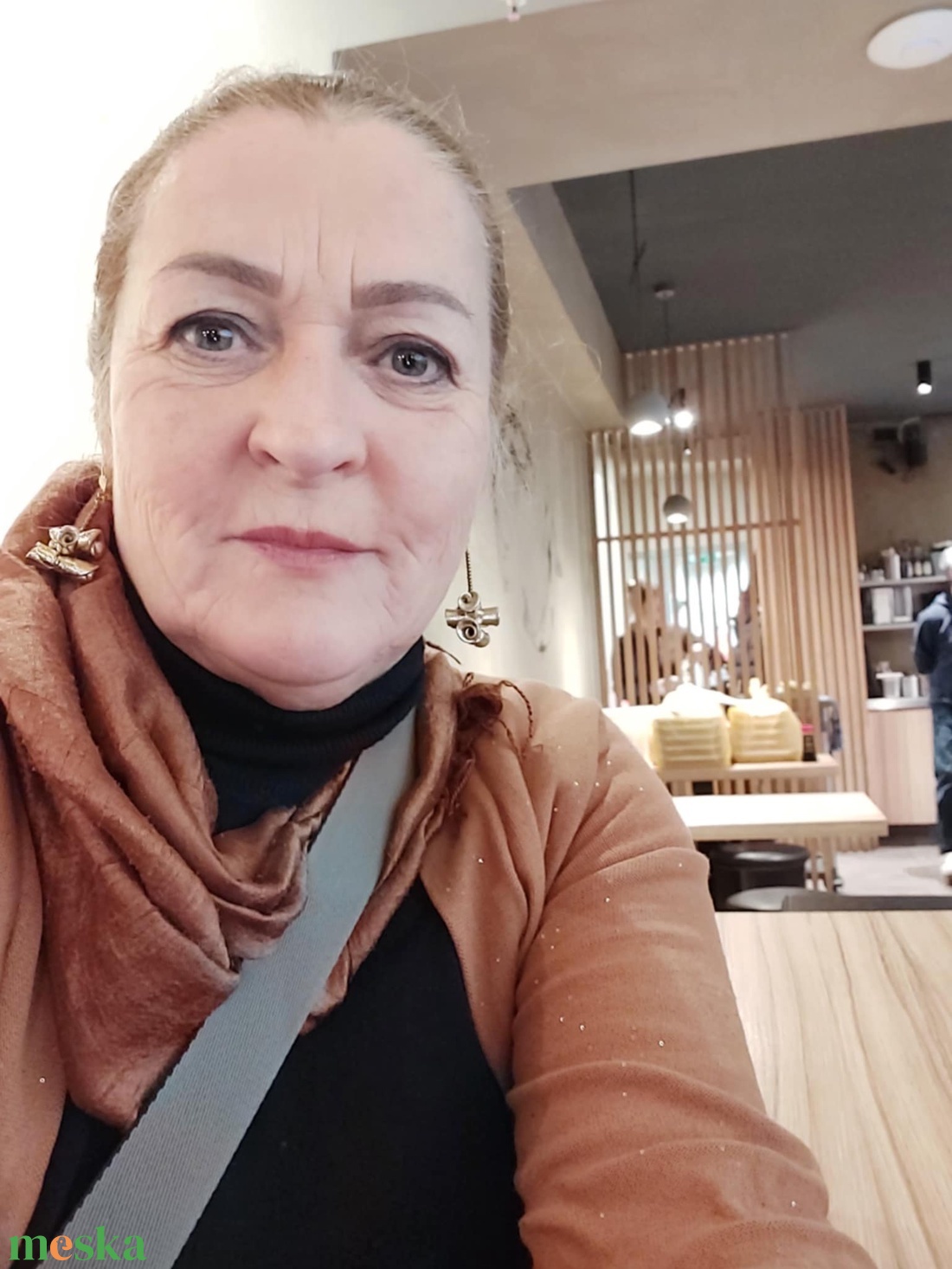 Arany rózsa fülbevaló Plast-Kitt gyurmából (nem csak) Szilveszterre! - ékszer - fülbevaló - lógó fülbevaló - Meska.hu