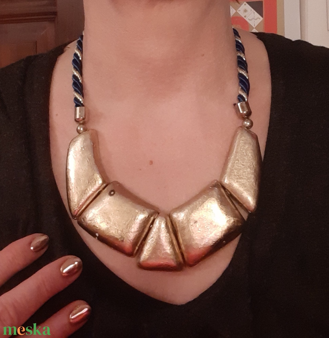 Arany nyakék - selyemzsinóron - ékszer - nyaklánc - statement nyaklánc - Meska.hu