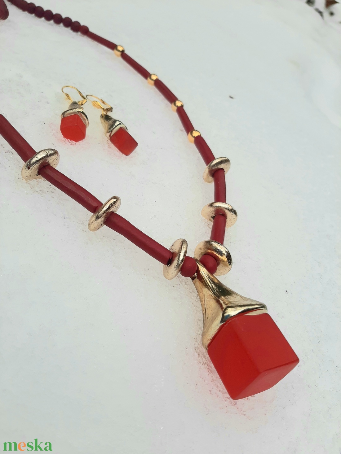 Arany-bordó hosszú lánc-fülbevaló garnitúra műgyanta kockával - ékszer - nyaklánc - statement nyaklánc - Meska.hu