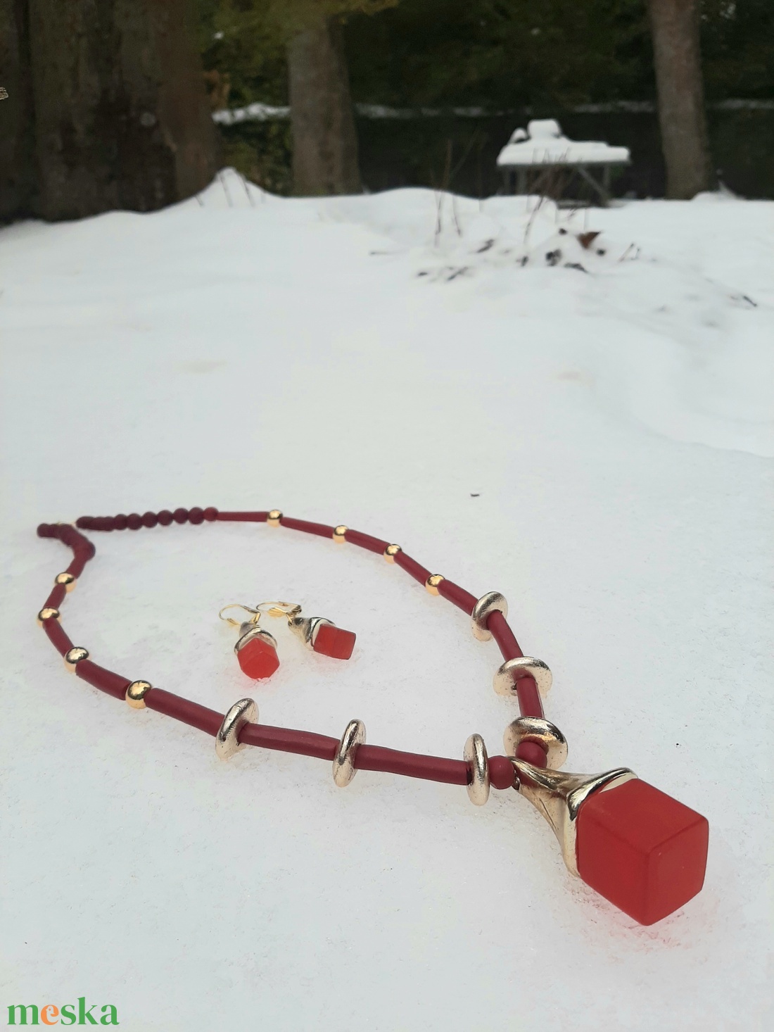 Arany-bordó hosszú lánc-fülbevaló garnitúra műgyanta kockával - ékszer - nyaklánc - statement nyaklánc - Meska.hu