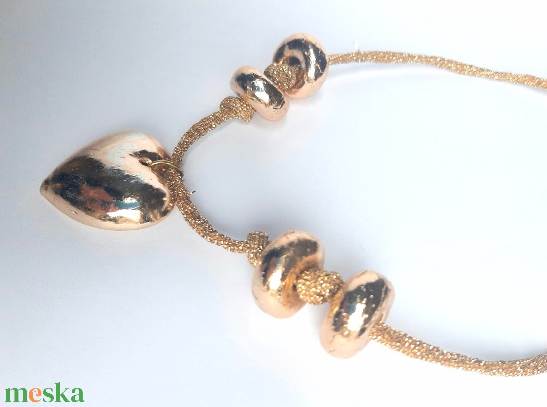  Arany szív medál ünnepi arany zsinóron - ékszer - nyaklánc - statement nyaklánc - Meska.hu