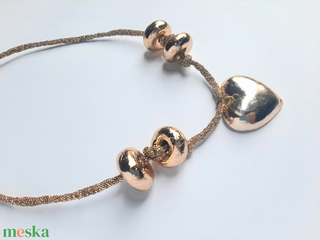  Arany szív medál ünnepi arany zsinóron - ékszer - nyaklánc - statement nyaklánc - Meska.hu