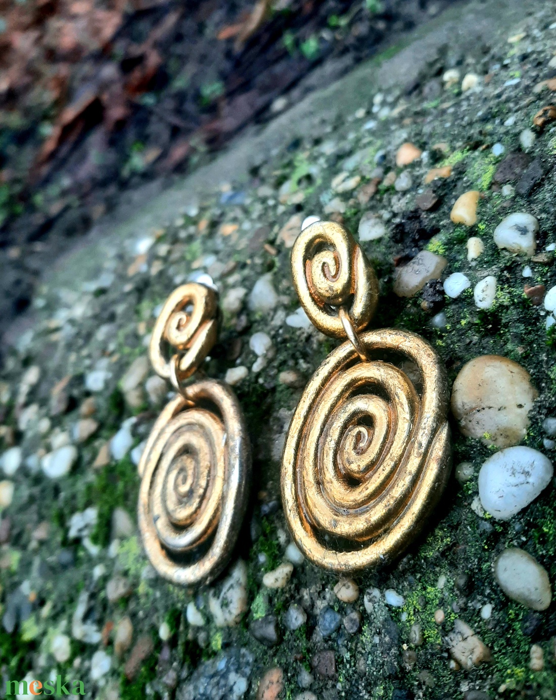  Arany spirál lógós klipsz - ékszer - fülbevaló - klipsz - Meska.hu