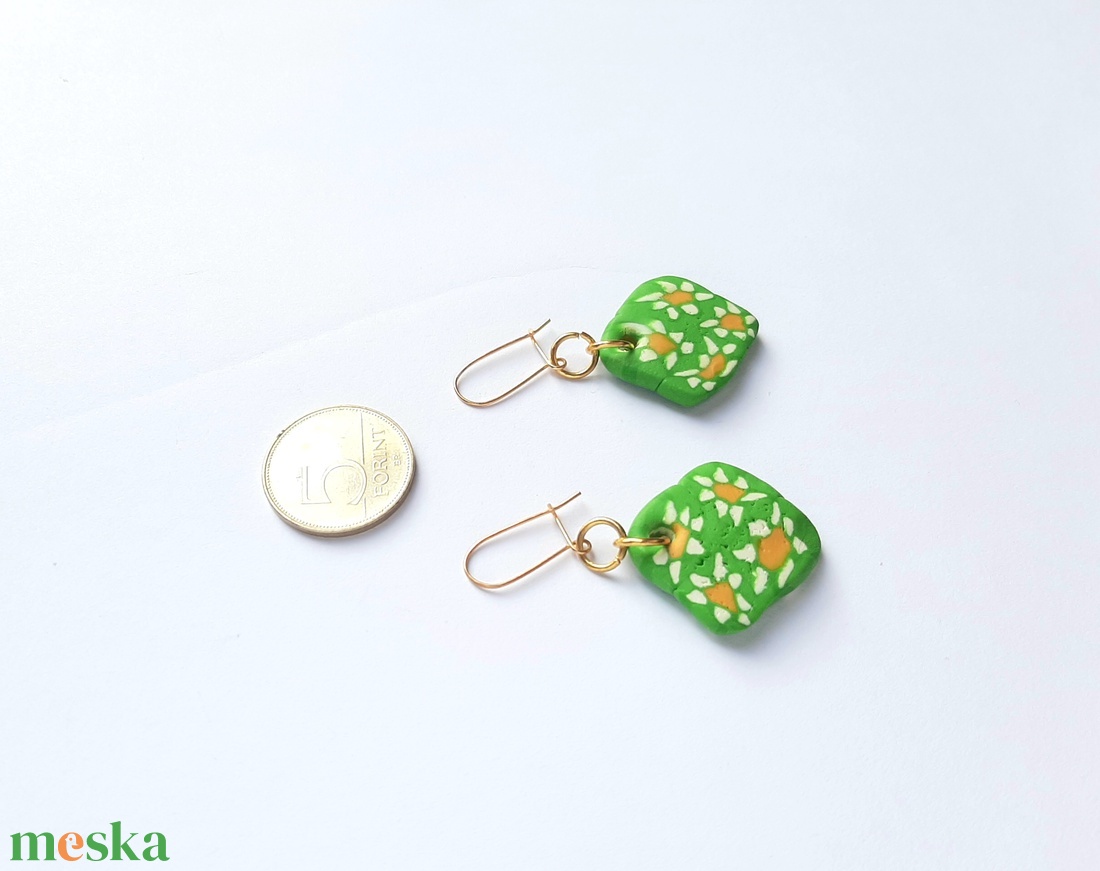 Millefiori négyszeres margaréta mintás fülbevaló - esküvő - ékszer - fülbevaló - Meska.hu
