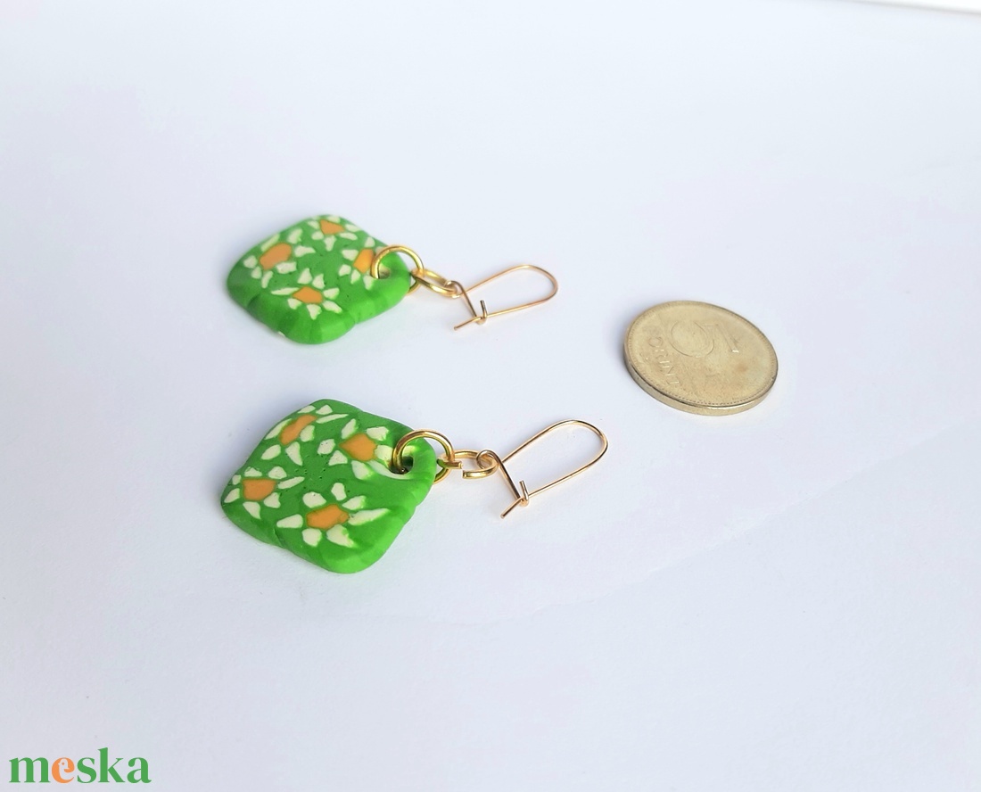 Millefiori négyszeres margaréta mintás fülbevaló - esküvő - ékszer - fülbevaló - Meska.hu
