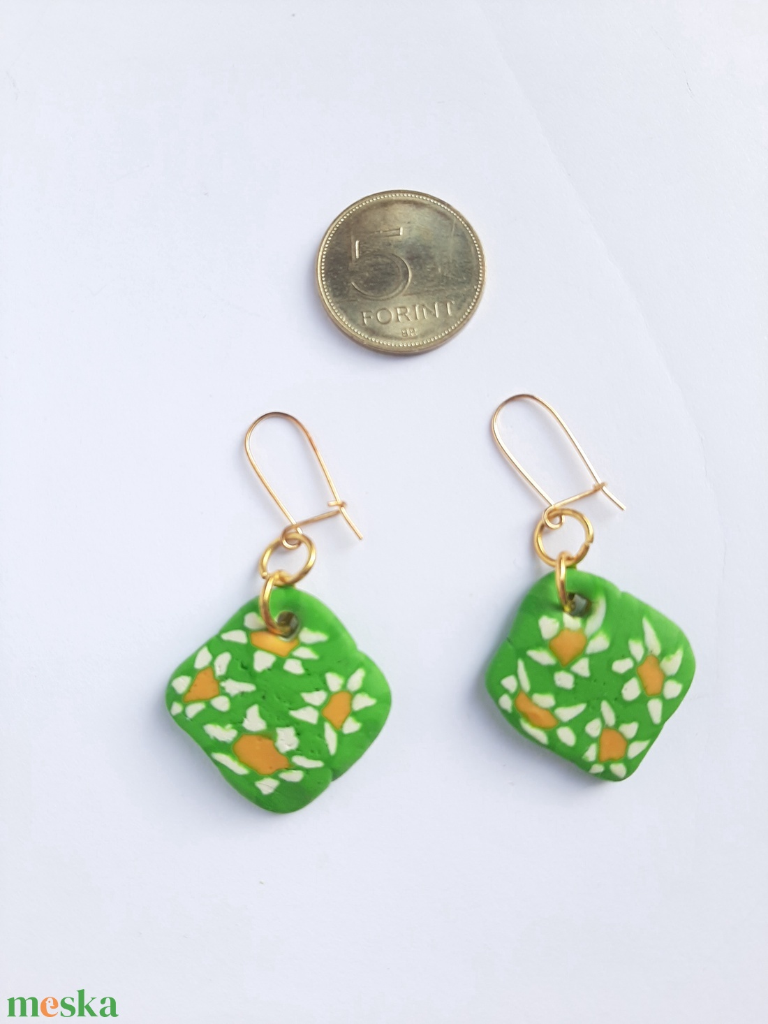 Millefiori négyszeres margaréta mintás fülbevaló - esküvő - ékszer - fülbevaló - Meska.hu