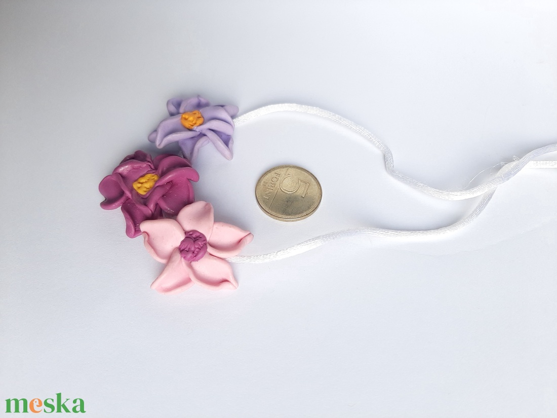 Hármas virág nyaklánc selyem pertlin - ékszer - nyaklánc - statement nyaklánc - Meska.hu