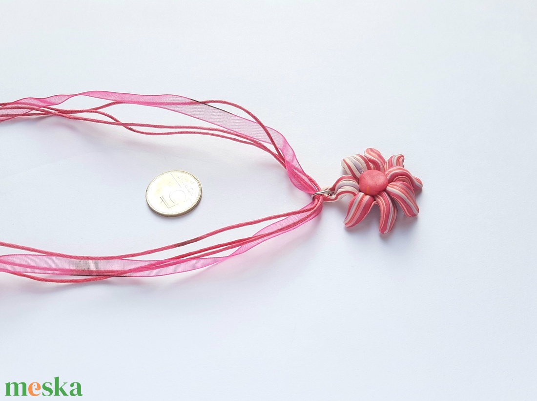 Virág medál pertli-organza szálon - ékszer - nyaklánc - medál - Meska.hu